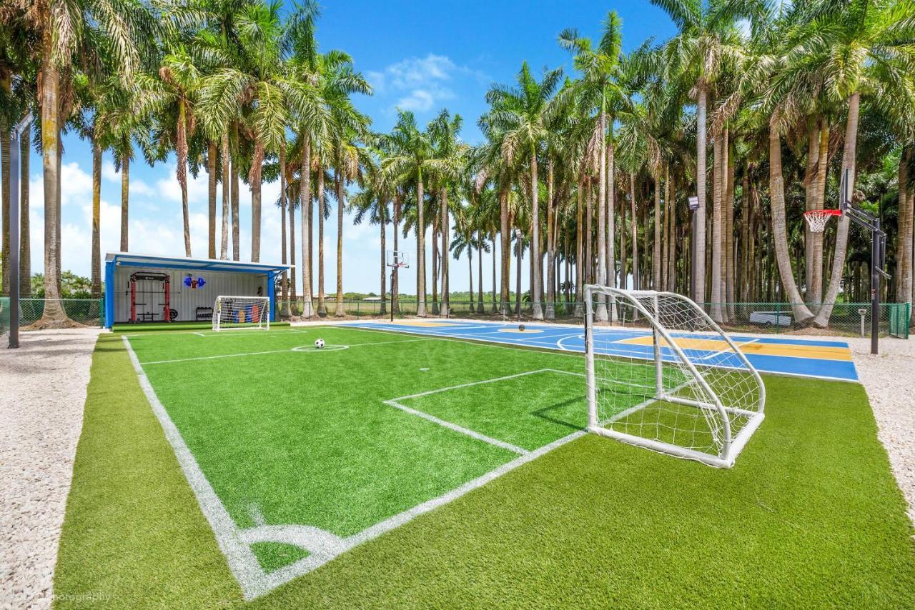 Island Paradise - Pickleball, Football, Pool Bliss L61 * Miami