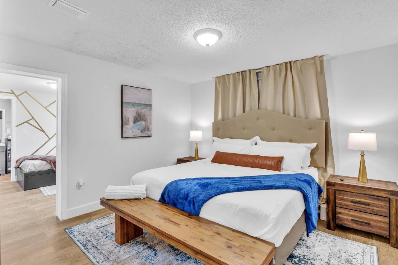 Holiday home Estelo's Place - Modern Townhouse With King Bed, Only 5 Min From The Airport! *