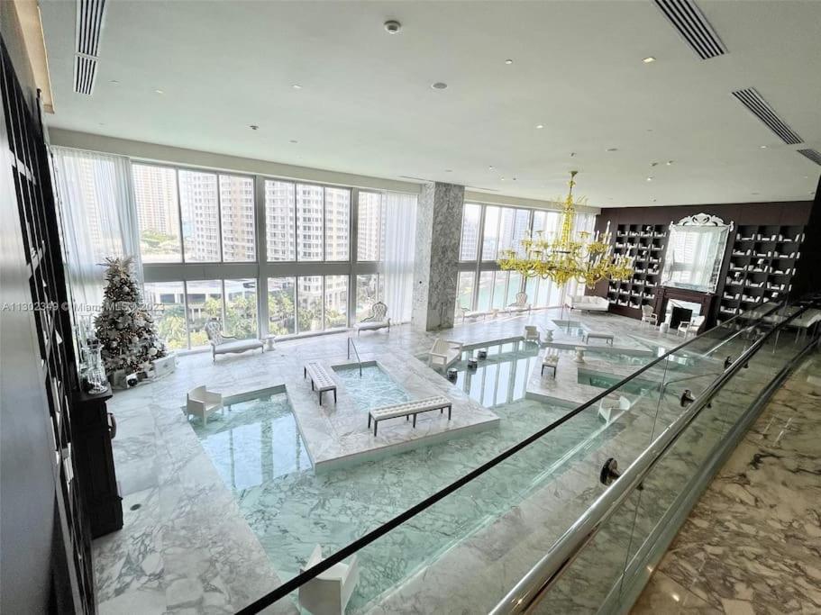 Icon Luxury 34th Floor Amazing Oceanview, Brickell Apartment Miami