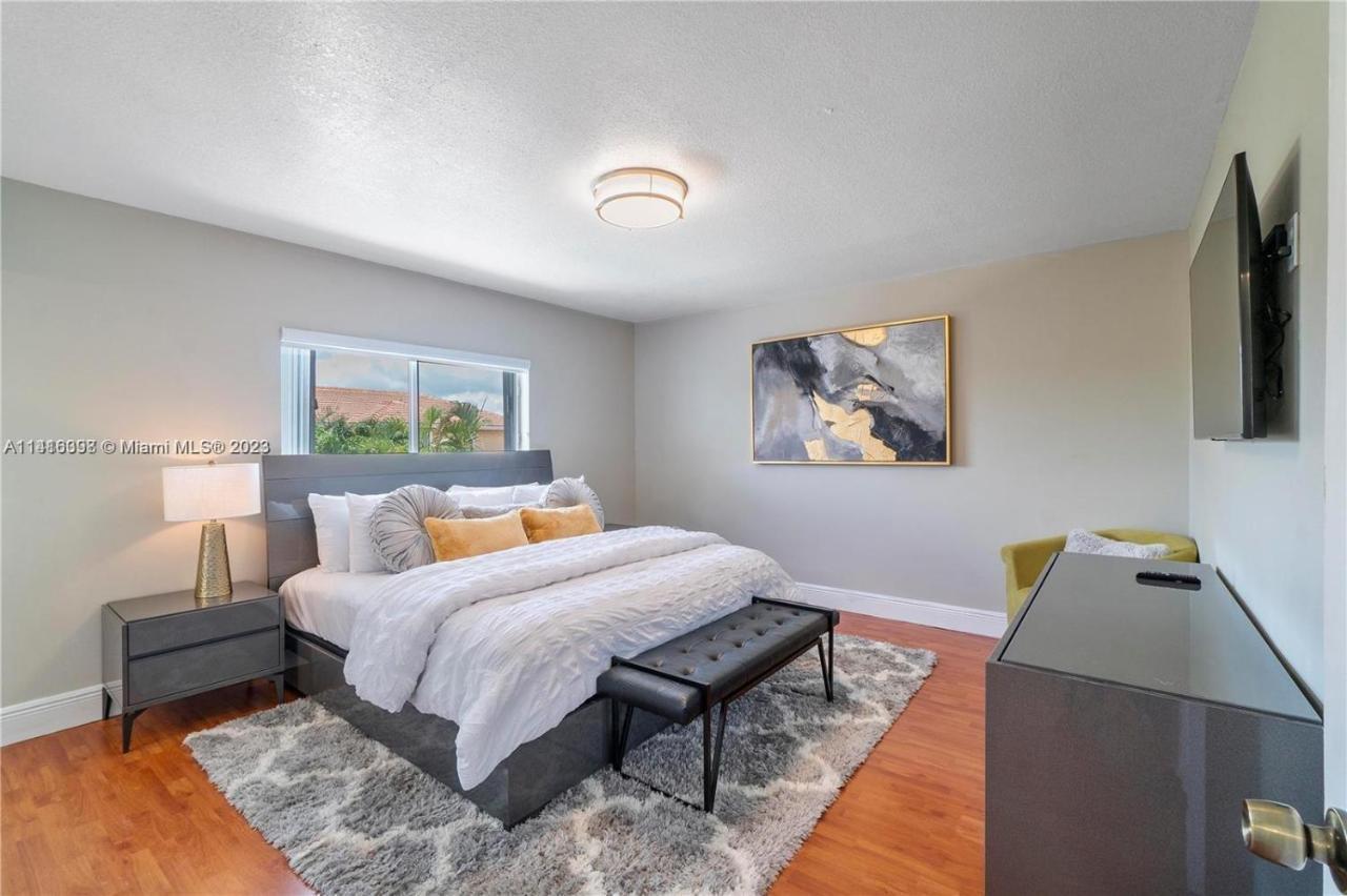 Kendall Vacation Luxury Holiday home