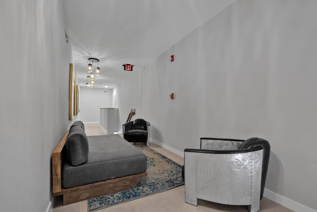 Gorgeous Close To Brickell Wfree Parking Apartment