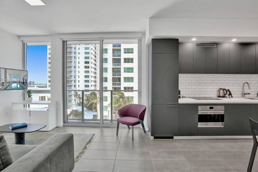 Grand View 1709 * Miami