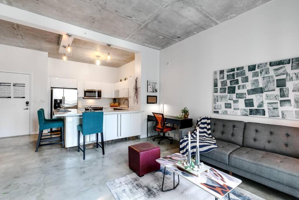 Super Convenient 1br In Downtown 4 P 1708