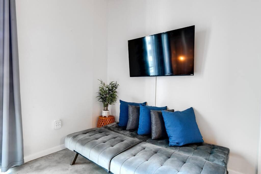 Super Convenient 1br In Downtown 4 P 1708 Apartment *
