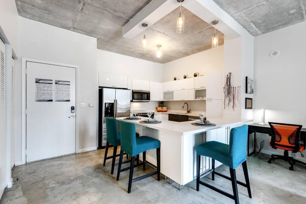 Super Convenient 1br In Downtown 4 P 1708 Apartment