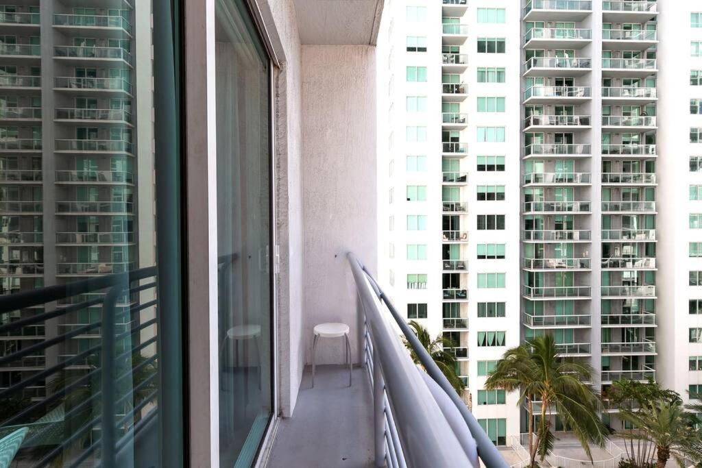 Super Convenient 1br In Downtown 4 P 1708 *
