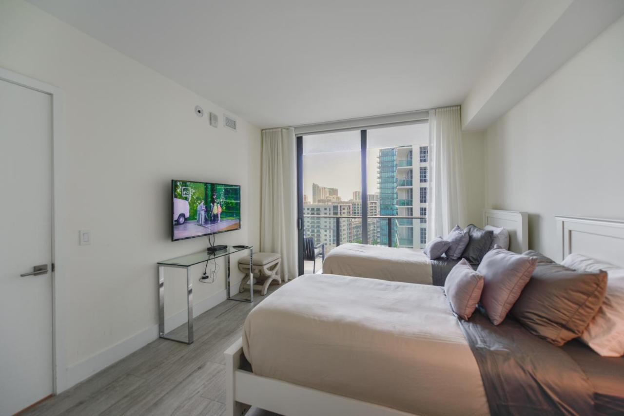 Unwind In Your Amazing View Apartment
