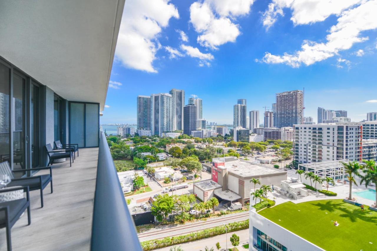 Unwind In Your Amazing View Apartment Miami