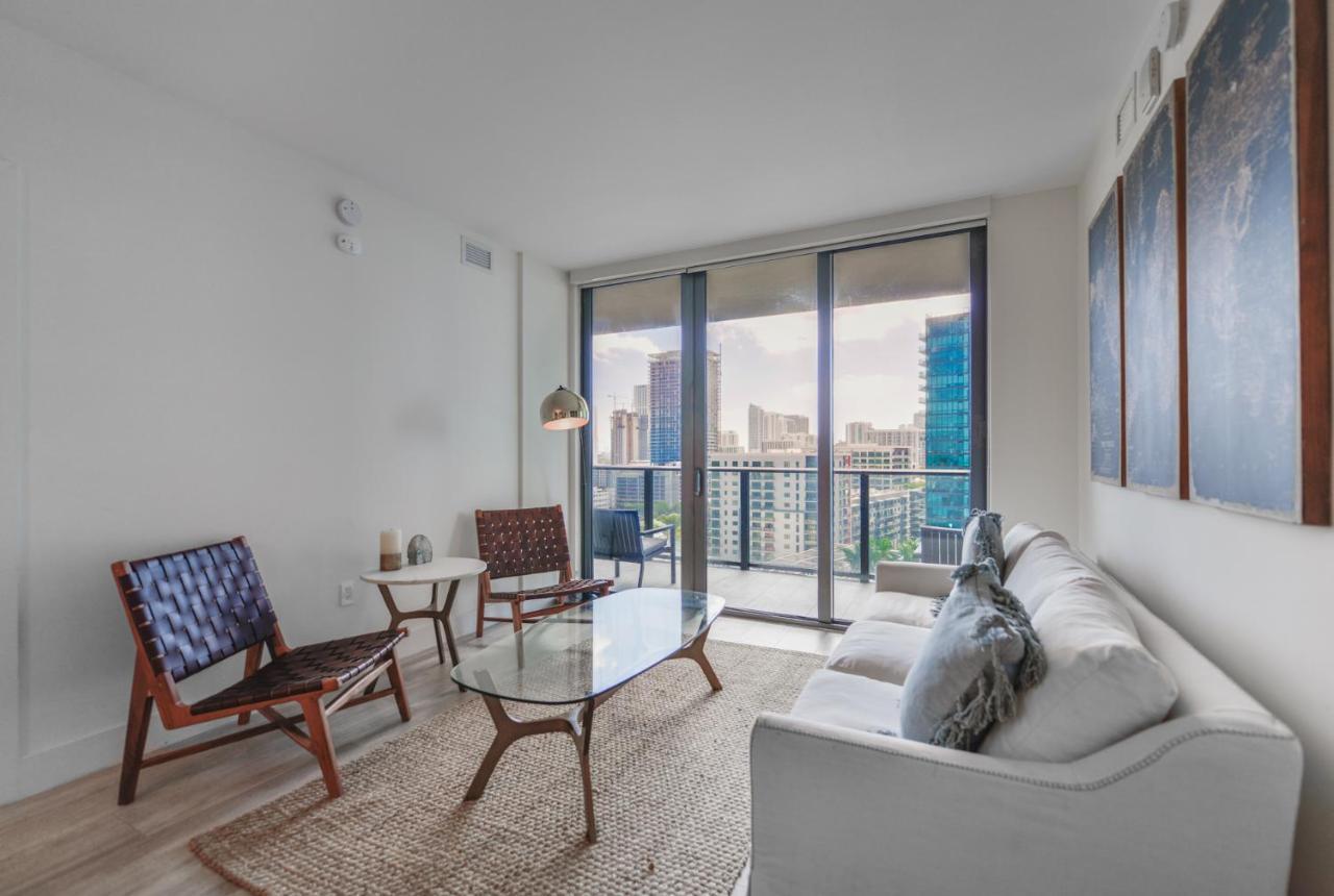Unwind In Your Amazing View Apartment