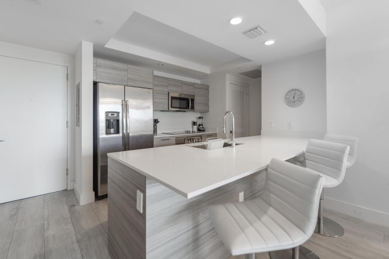Unwind In Your Amazing View Apartment *