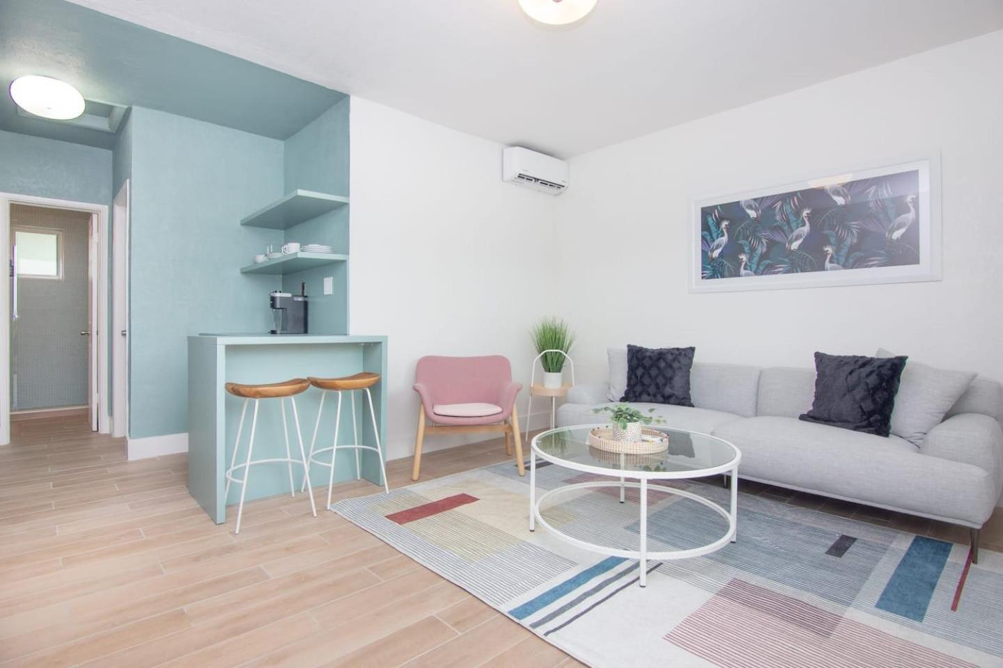 Stylish One Bedroom In El Portal #4 Apartment