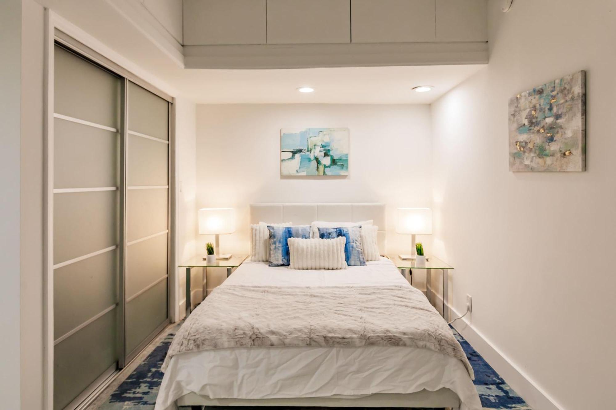 Holiday home Uhost Ai - Luxurious 5b W Pool & Lounge