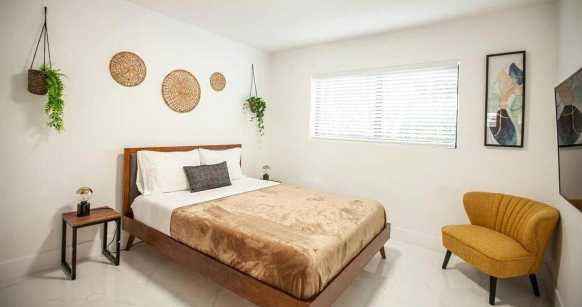 Luxurious Retreat With Tennis And Soccer Courts Tgh Miami