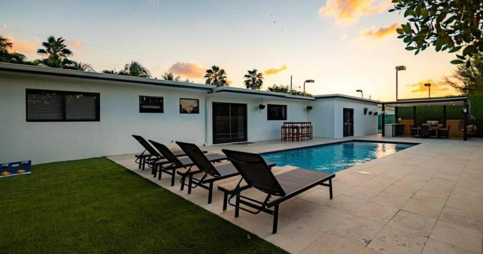 Luxurious Retreat With Tennis And Soccer Courts Tgh