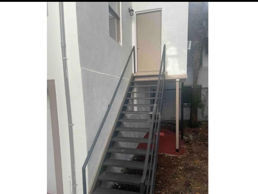 Guest house Near Downtown Miami