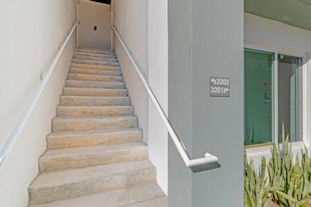 Villa Chic Apt Private Balcony At Aventura - Cloud9 - 2535 *