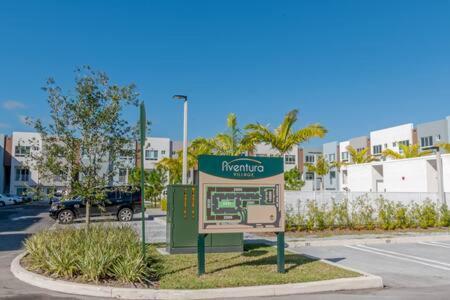 Chic Apt Private Balcony At Aventura - Cloud9 - 2535
