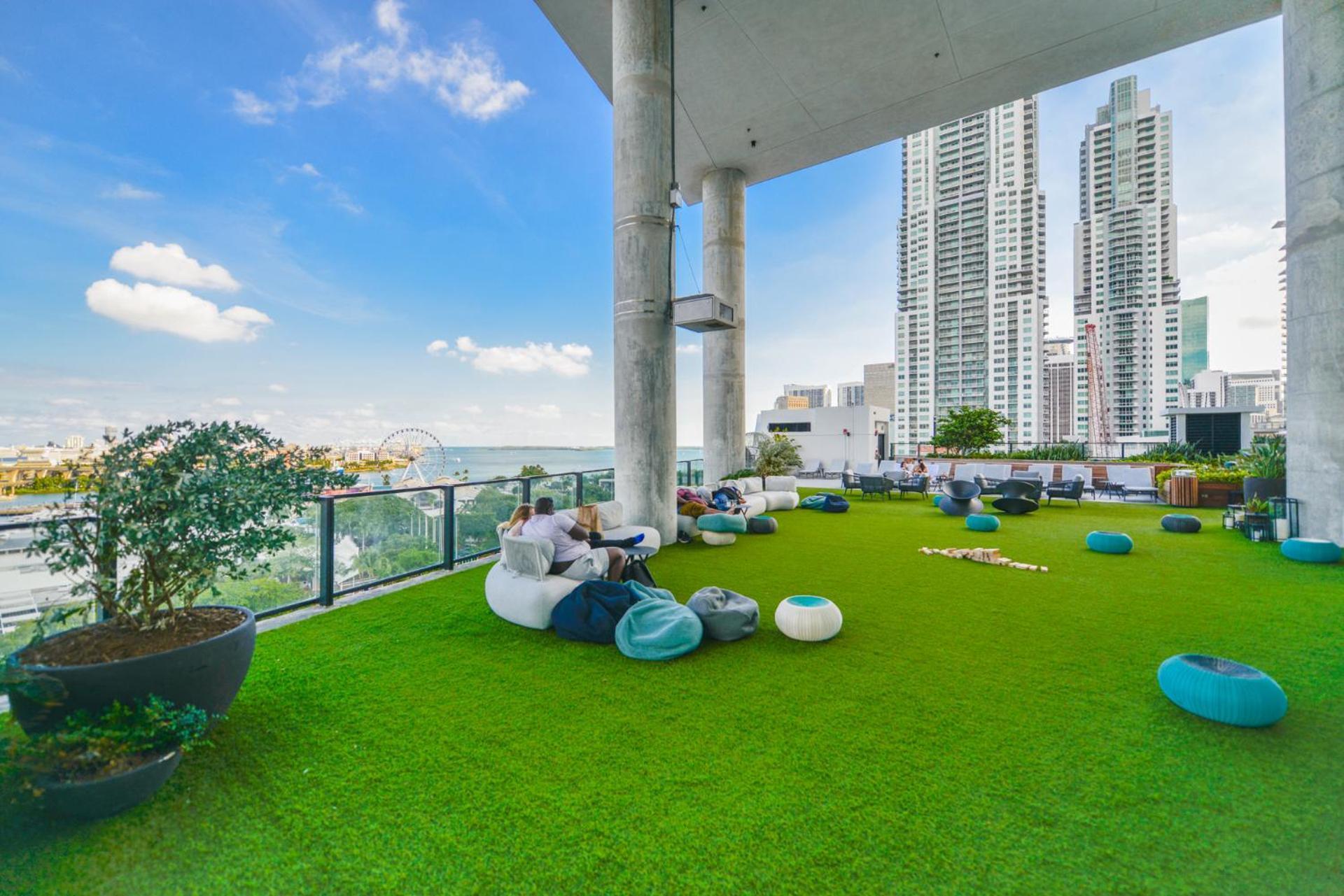 Apartment Luxury Studio Steps Away From Bayfront Park