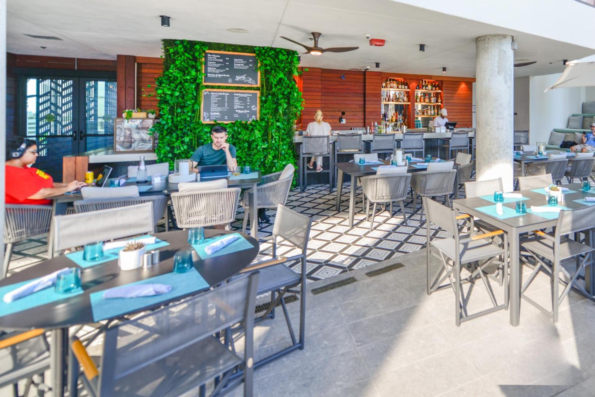 Luxury Studio Steps Away From Bayfront Park Apartment *