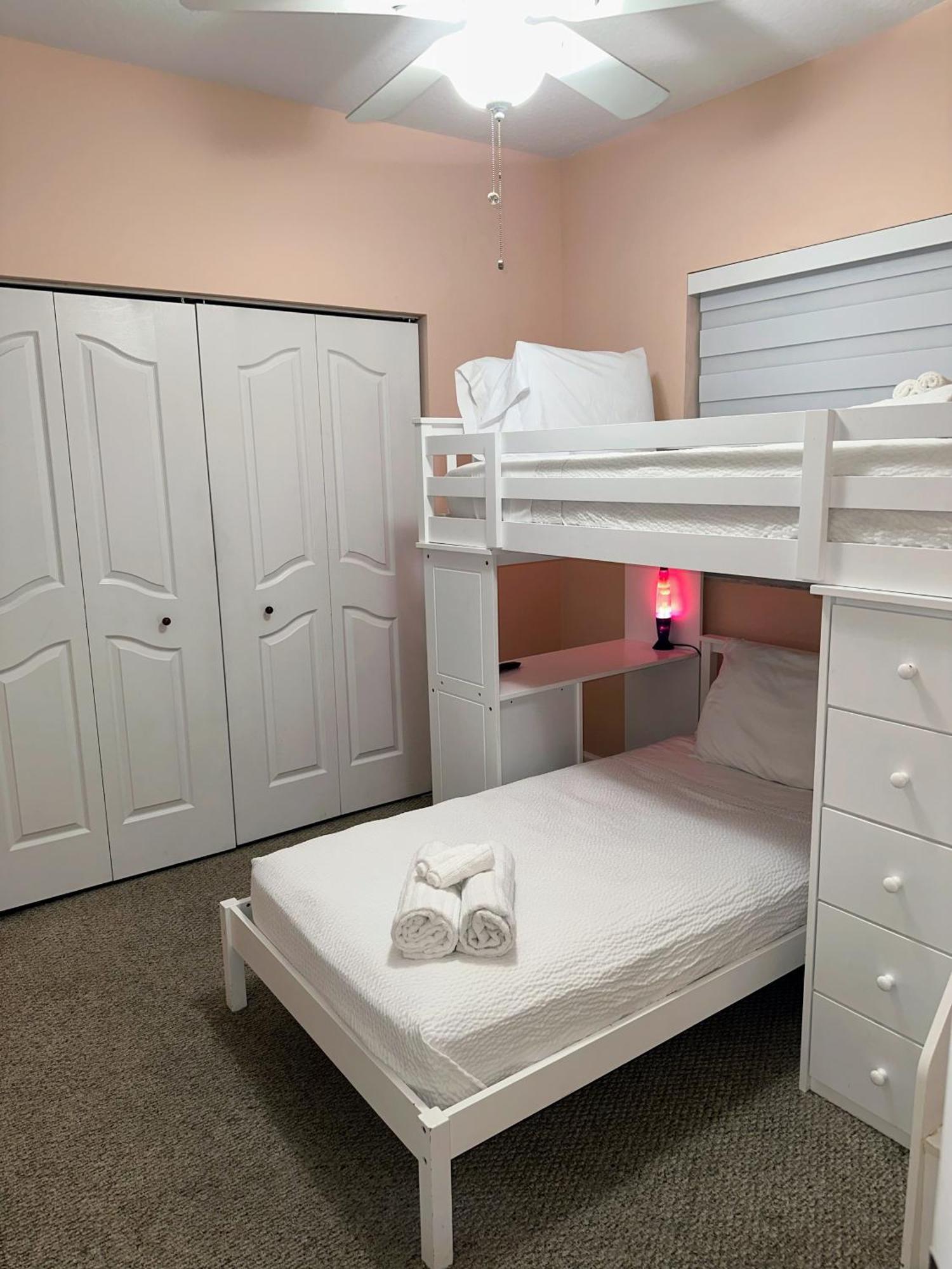 Holiday home Big Beautiful House With Heated Pool Miami