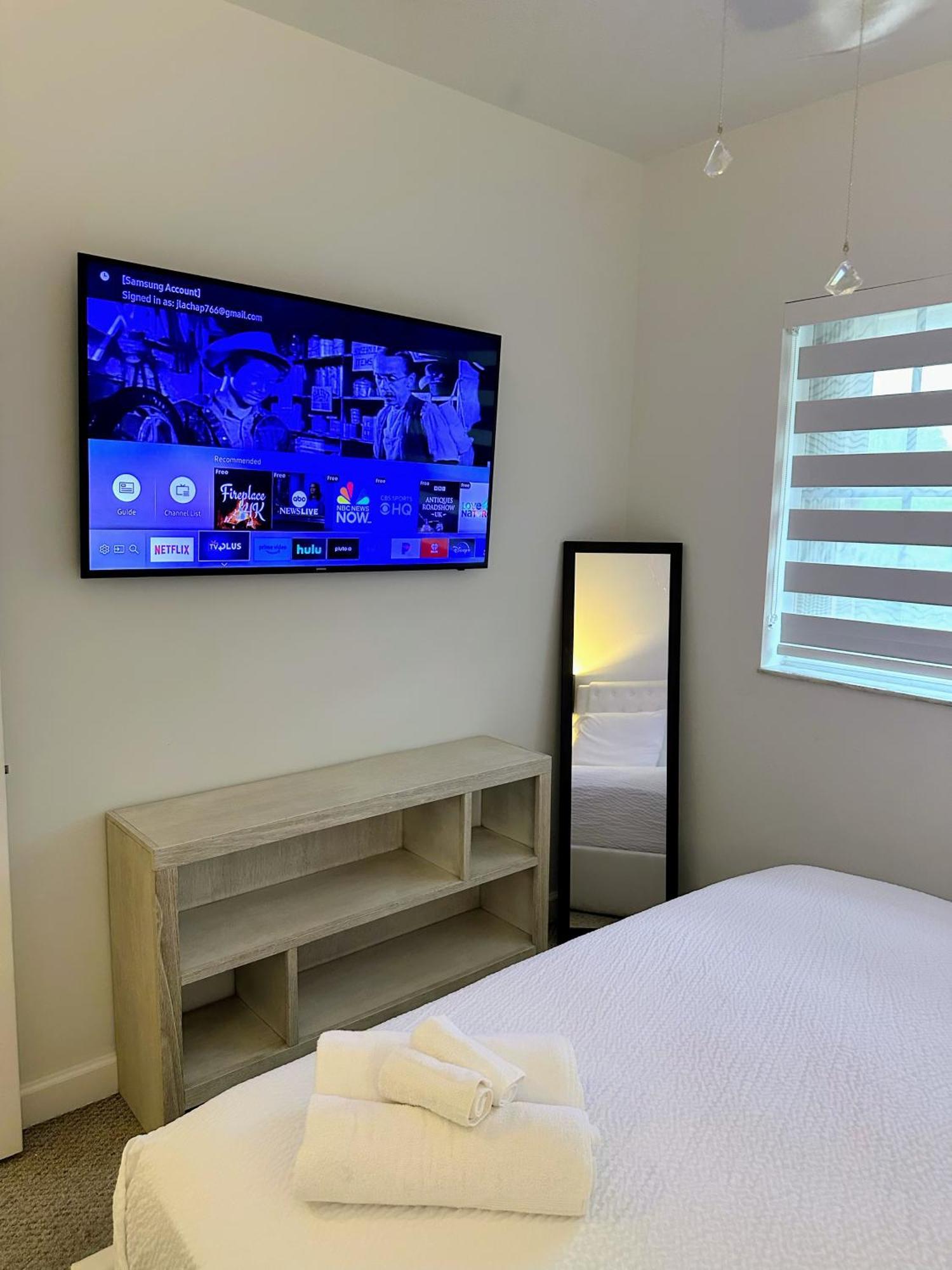 Big Beautiful House With Heated Pool * Miami