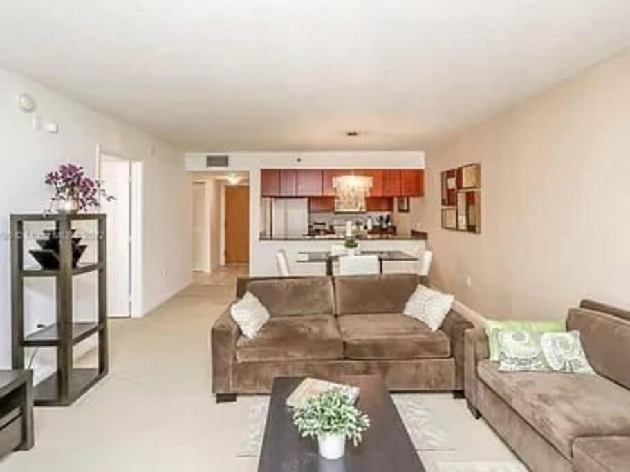 Amelie Brickell * Miami