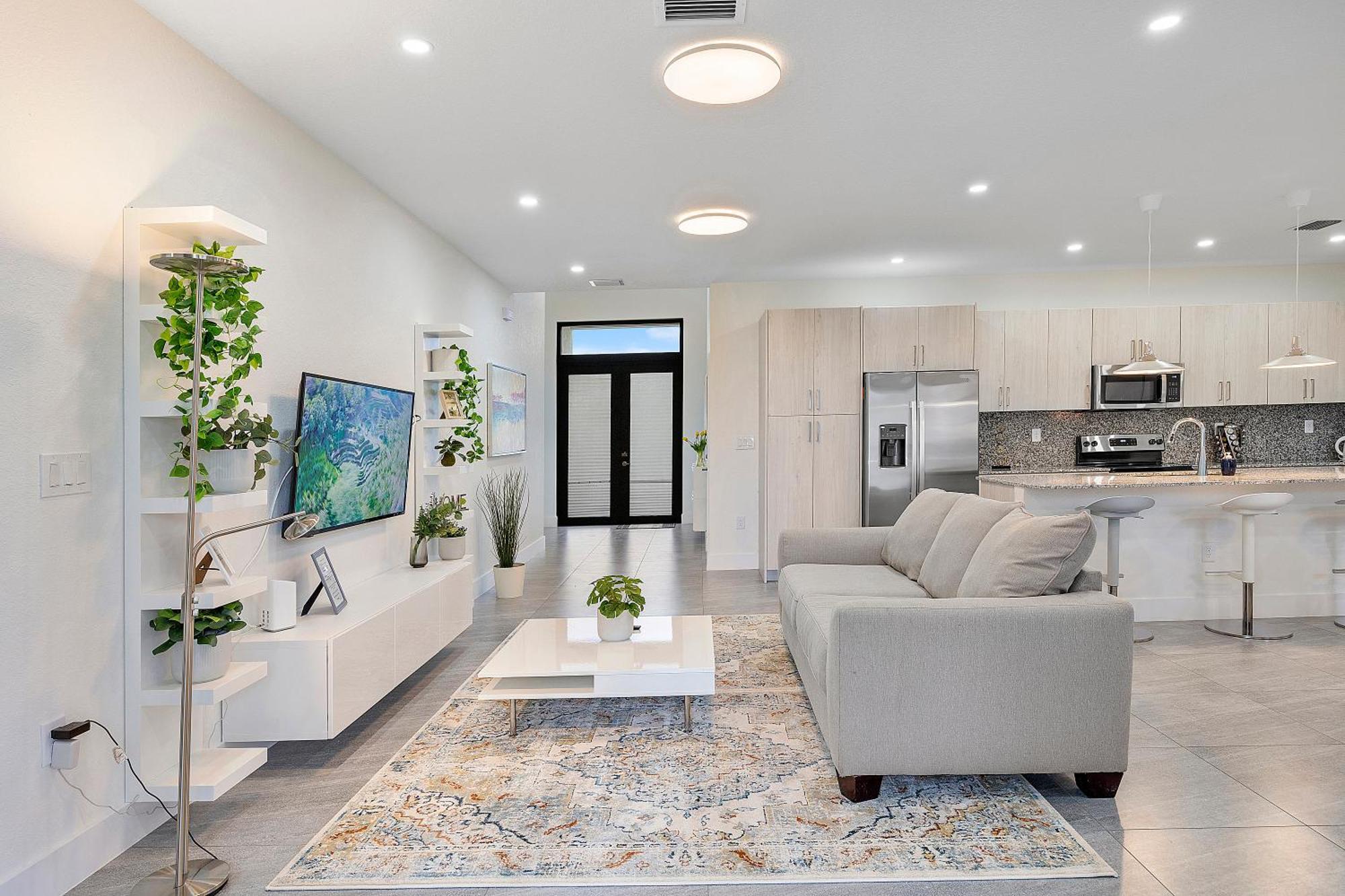 Avi Lux Apartment Miami