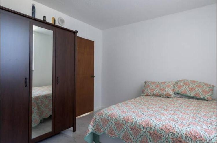 Homestay A Inside An For 1 Person Close To Beach -3 Min By Car *