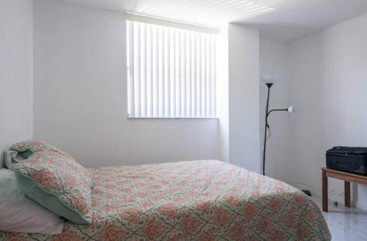 A Inside An For 1 Person Close To Beach -3 Min By Car *