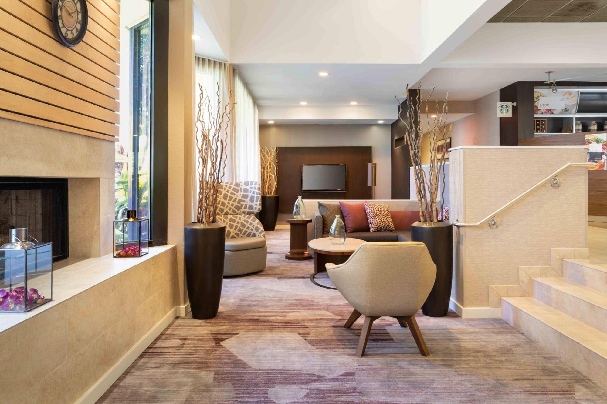 Hotel Courtyard Airport West Doral 3*