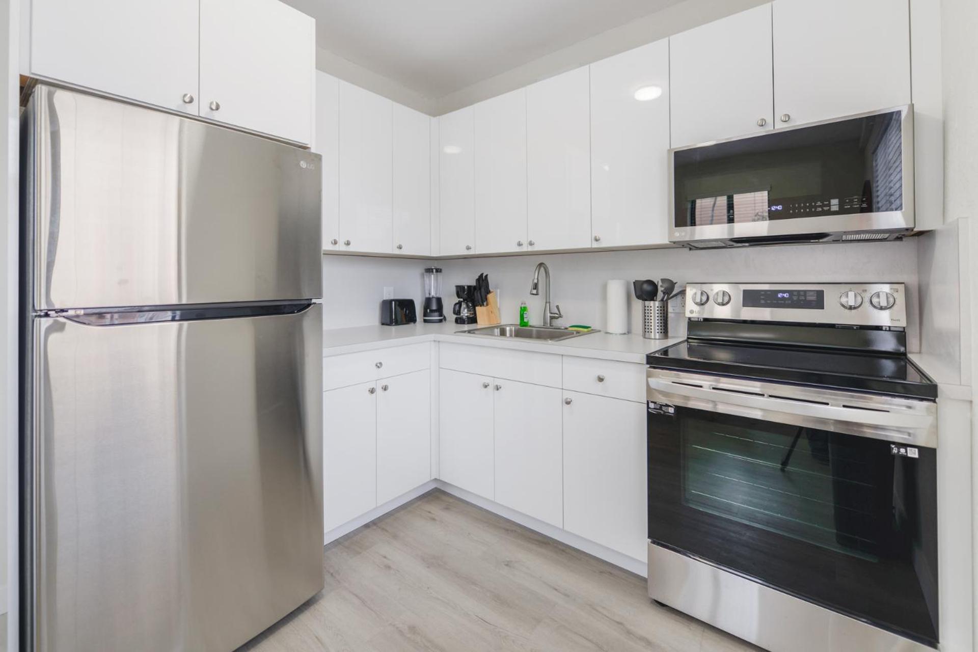 Apartment Heart Of Little Havana Awaits *