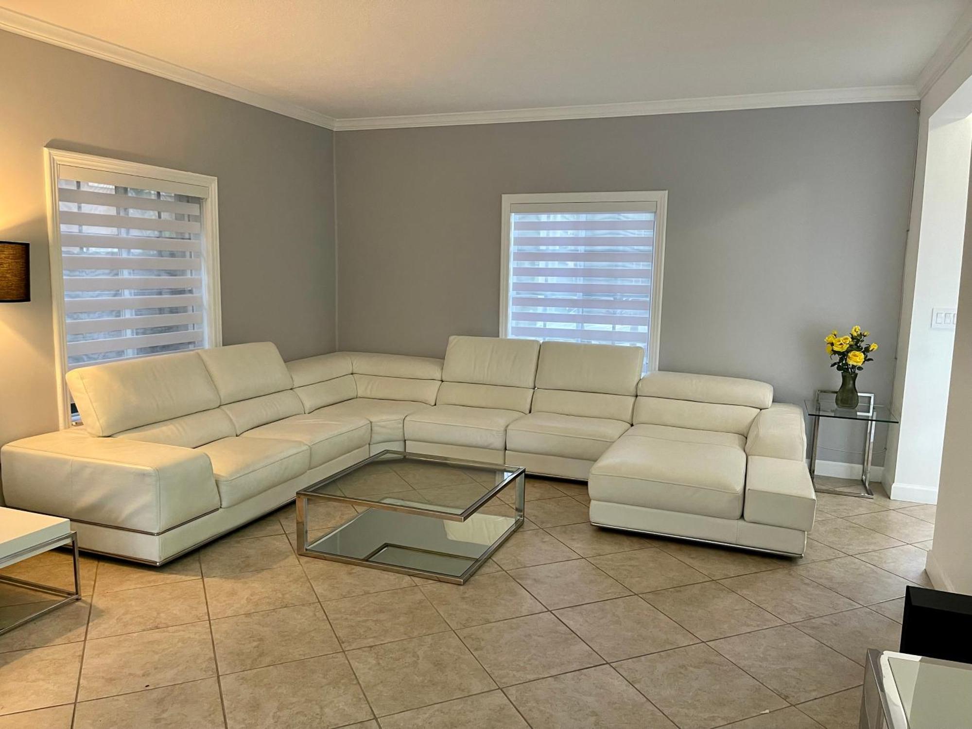 Big Beautiful House With Heated Pool Holiday home Miami