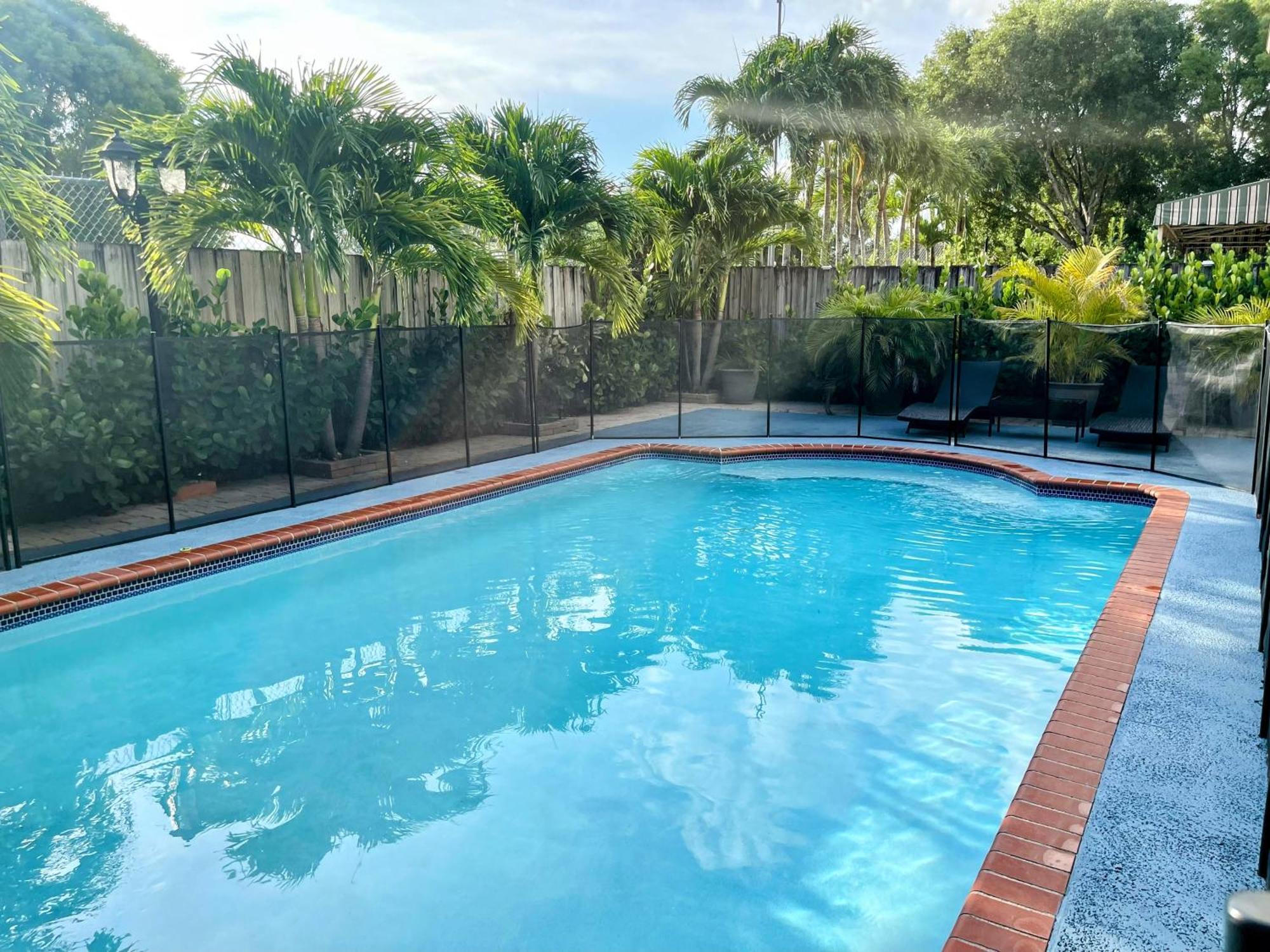 Holiday home Big Beautiful House With Heated Pool