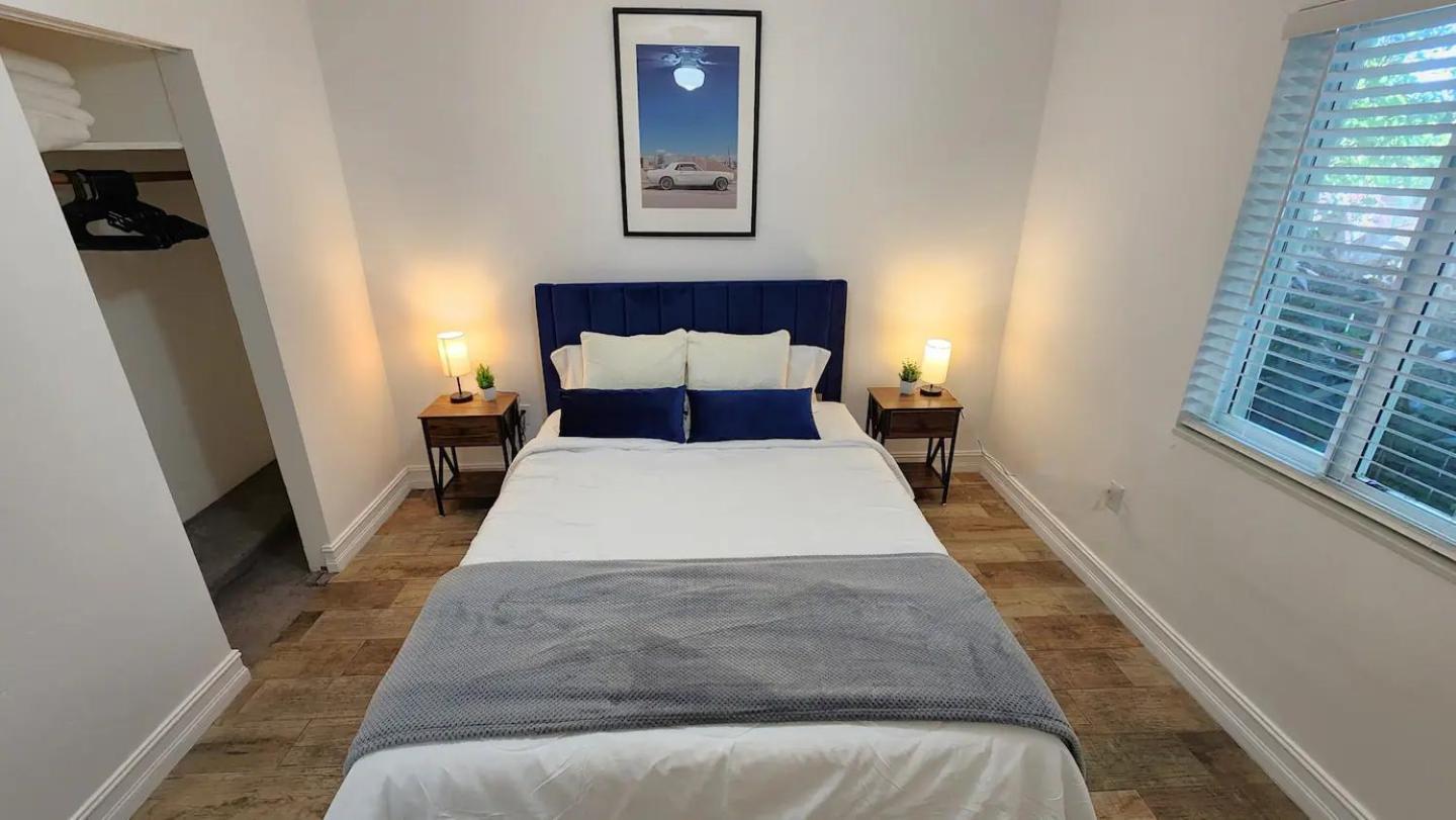 4 Bd Separate In Design District Villa