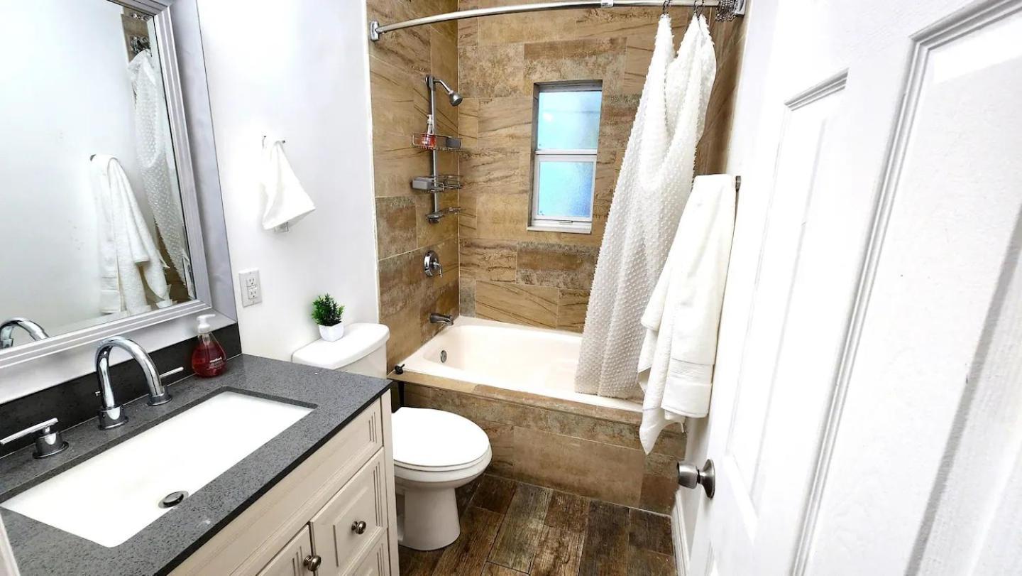 4 Bd Separate In Design District Villa Miami