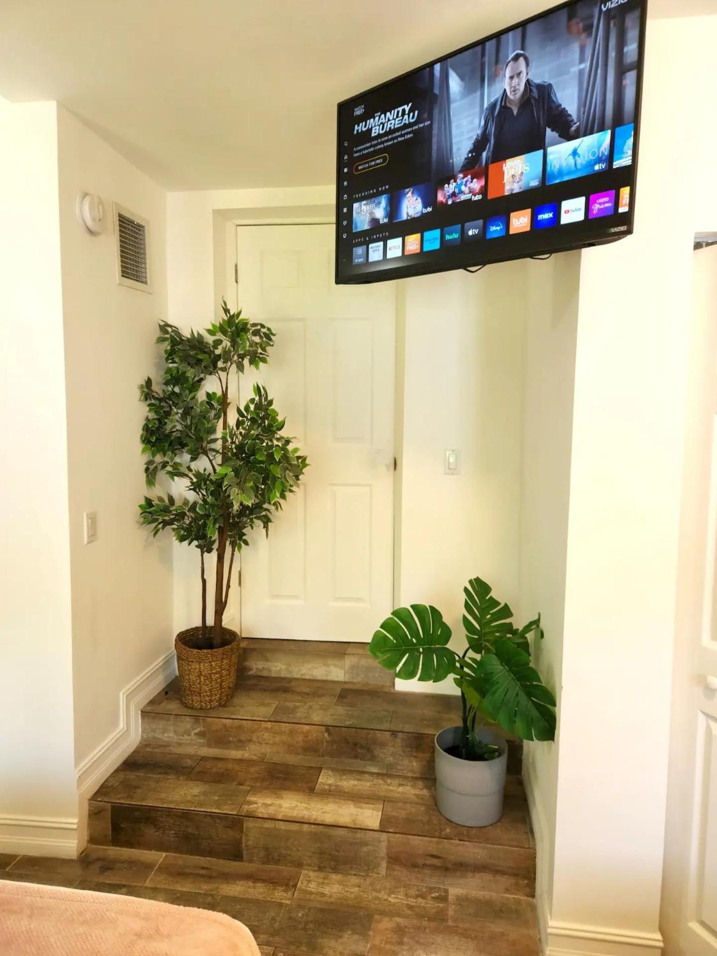 Villa 4 Bd Separate In Design District