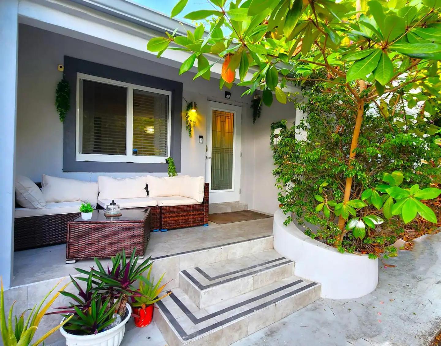 4 Bd Separate In Design District *
