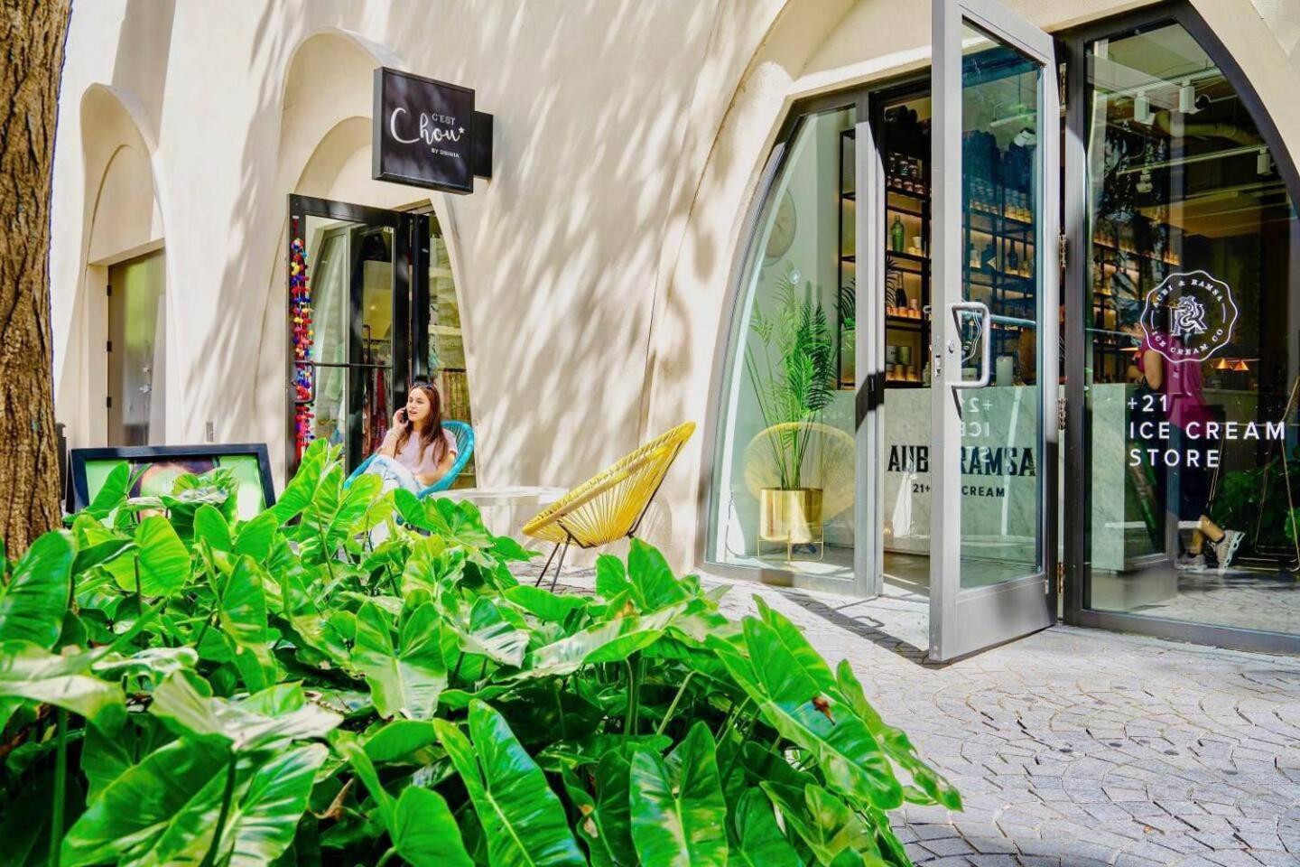4 Bd Separate In Design District Villa Miami