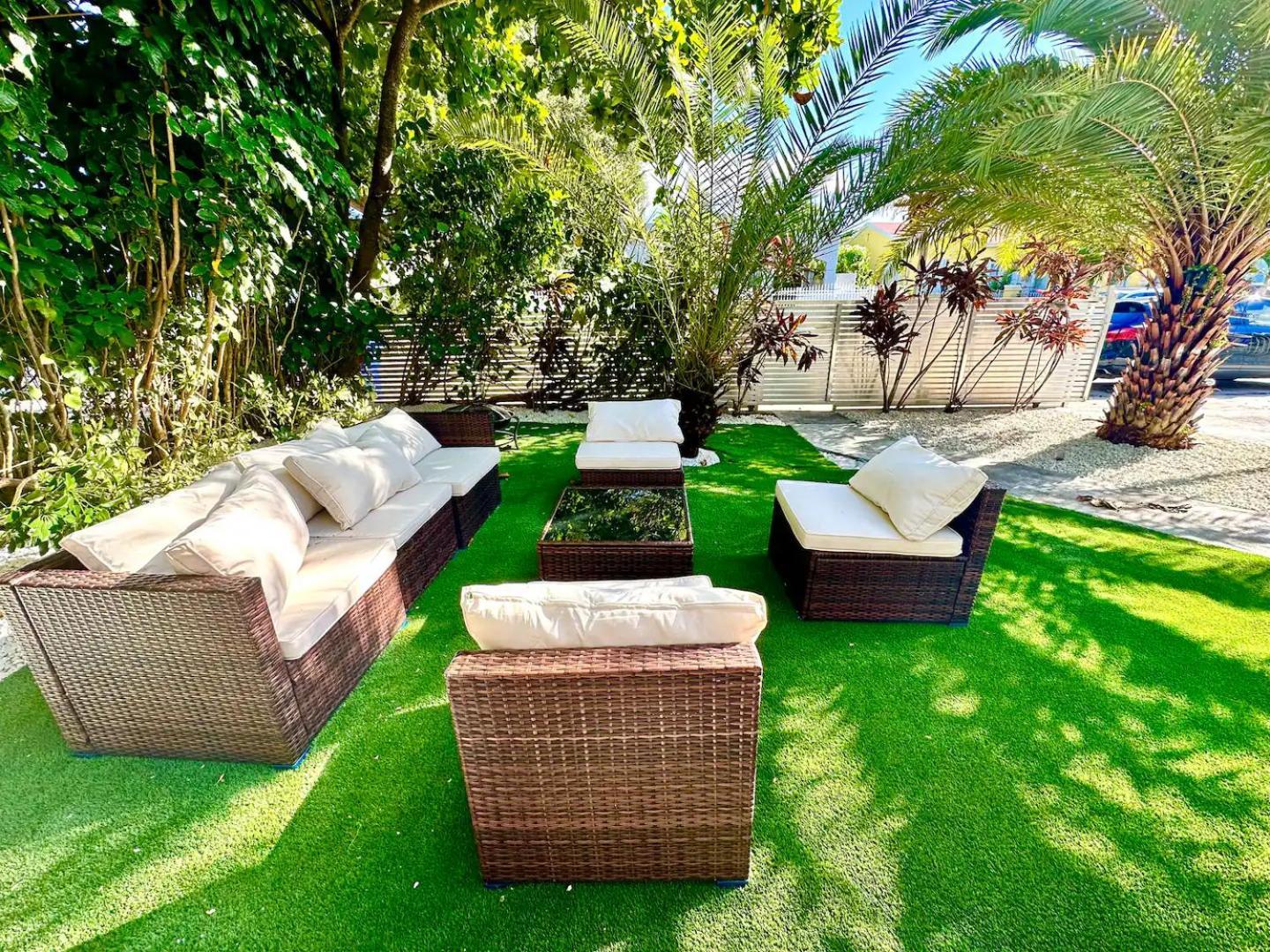 4 Bd Separate In Design District Villa