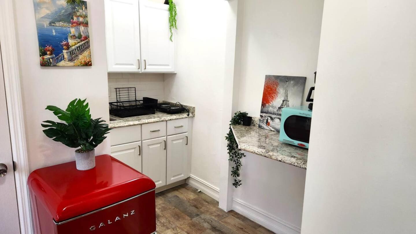 4 Bd Separate In Design District *