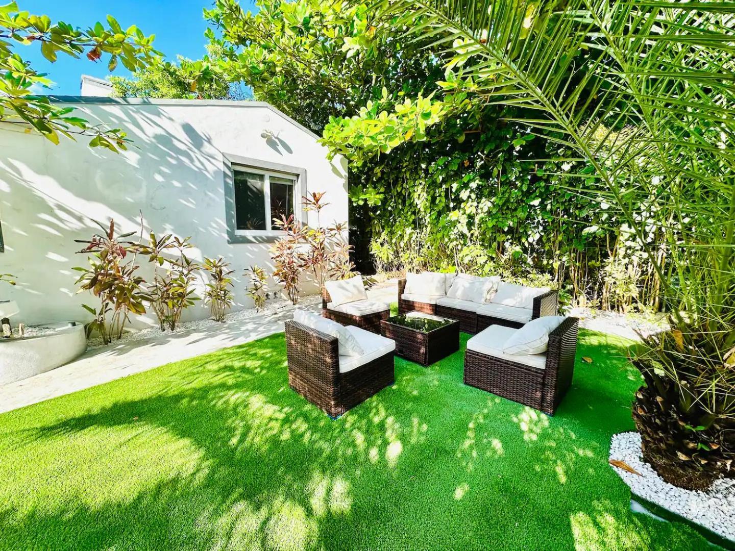 4 Bd Separate In Design District *