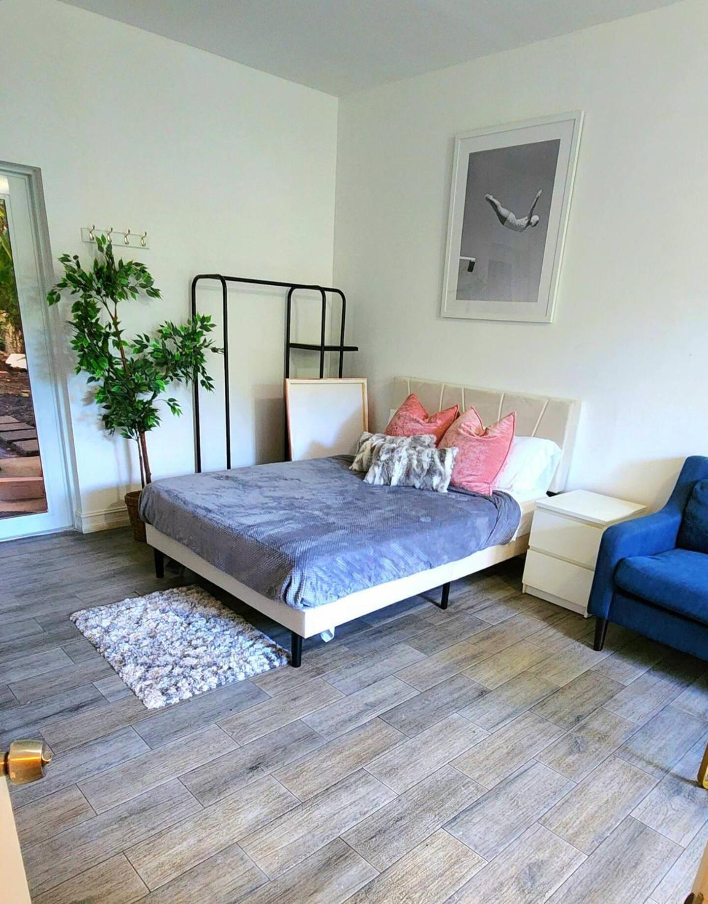 4 Bd Separate In Design District Villa *