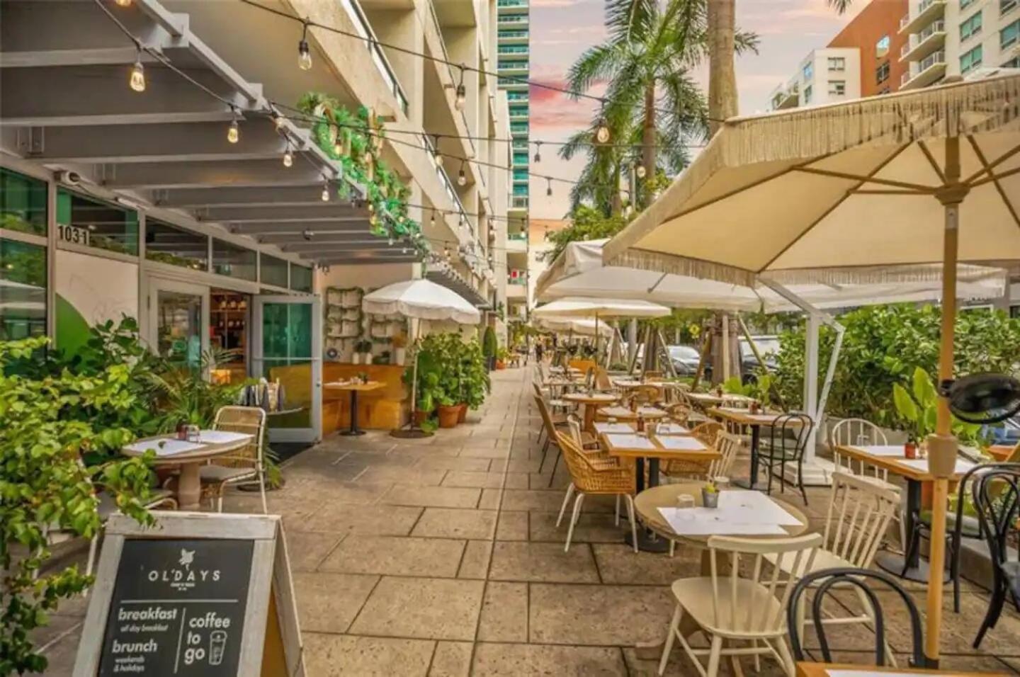 Villa 4 Bd Separate In Design District Miami
