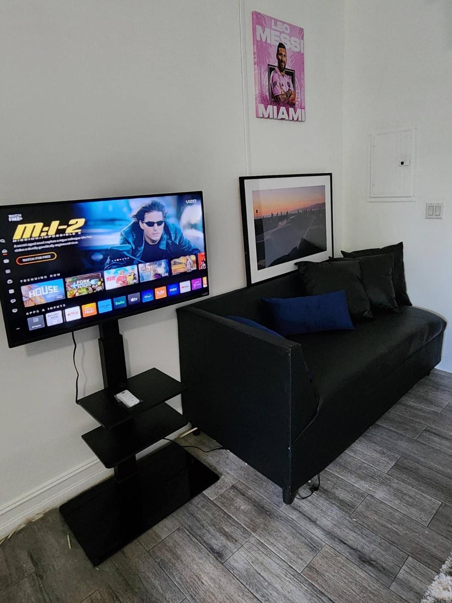 4 Bd Separate In Design District Villa