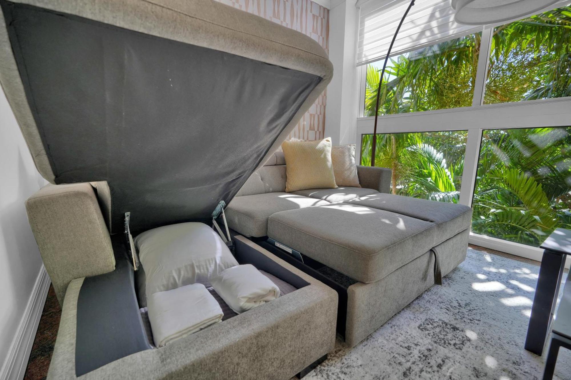 Treetop Retreat! Cozy 2 Bedroom In Heart Of Grove *