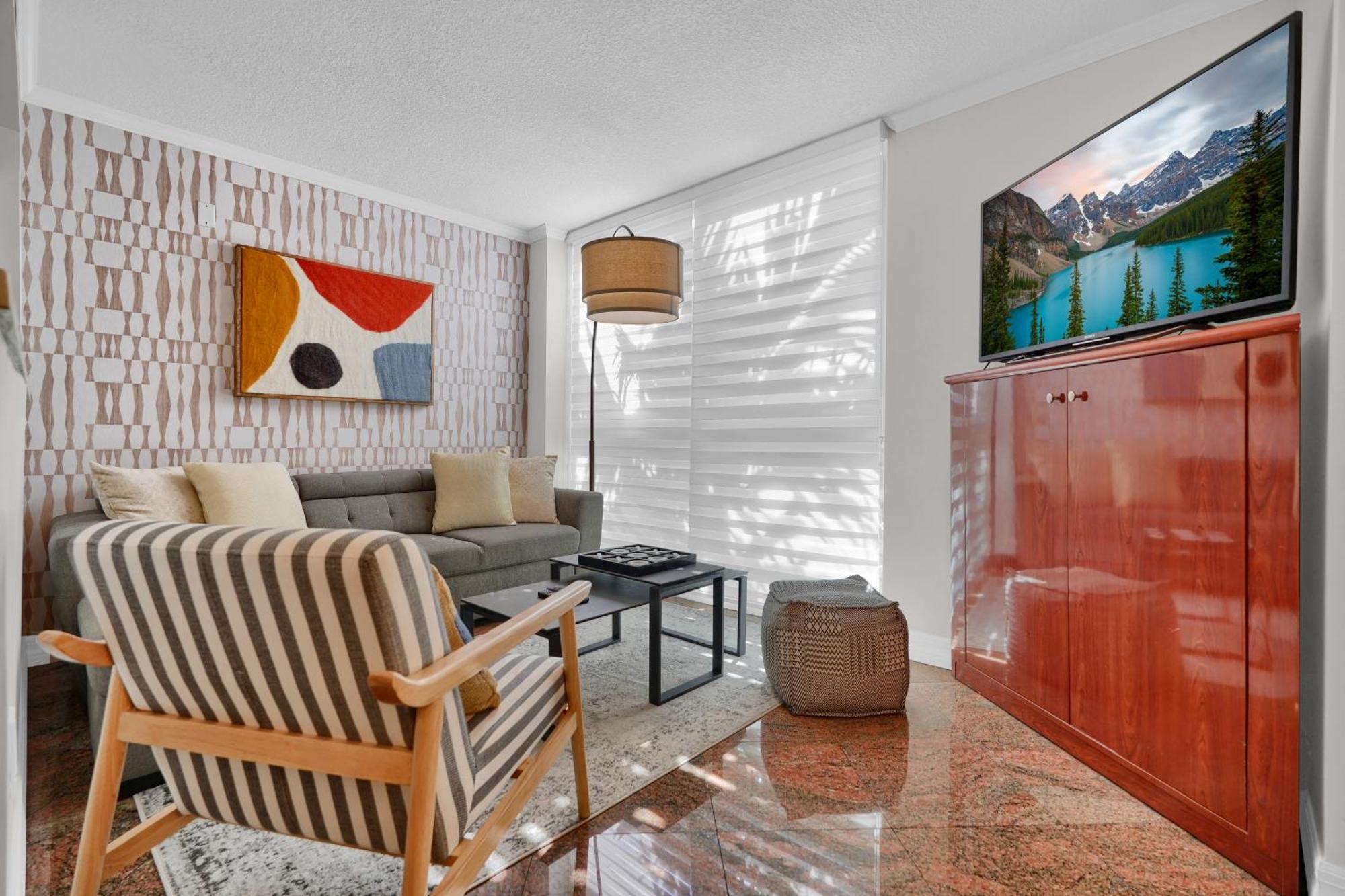 Treetop Retreat! Cozy 2 Bedroom In Heart Of Grove Apartment *
