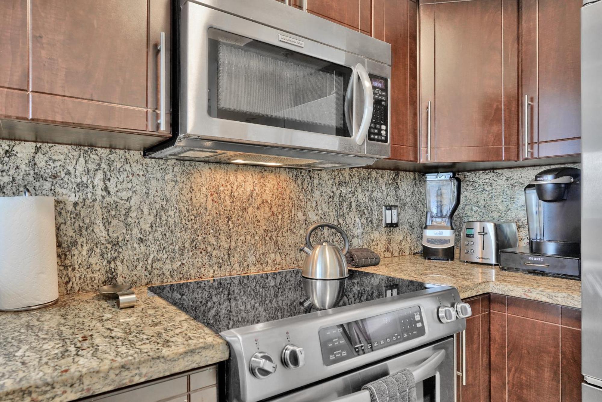 Gorgeous Spacious 2bed 2bath Bayview In Grove