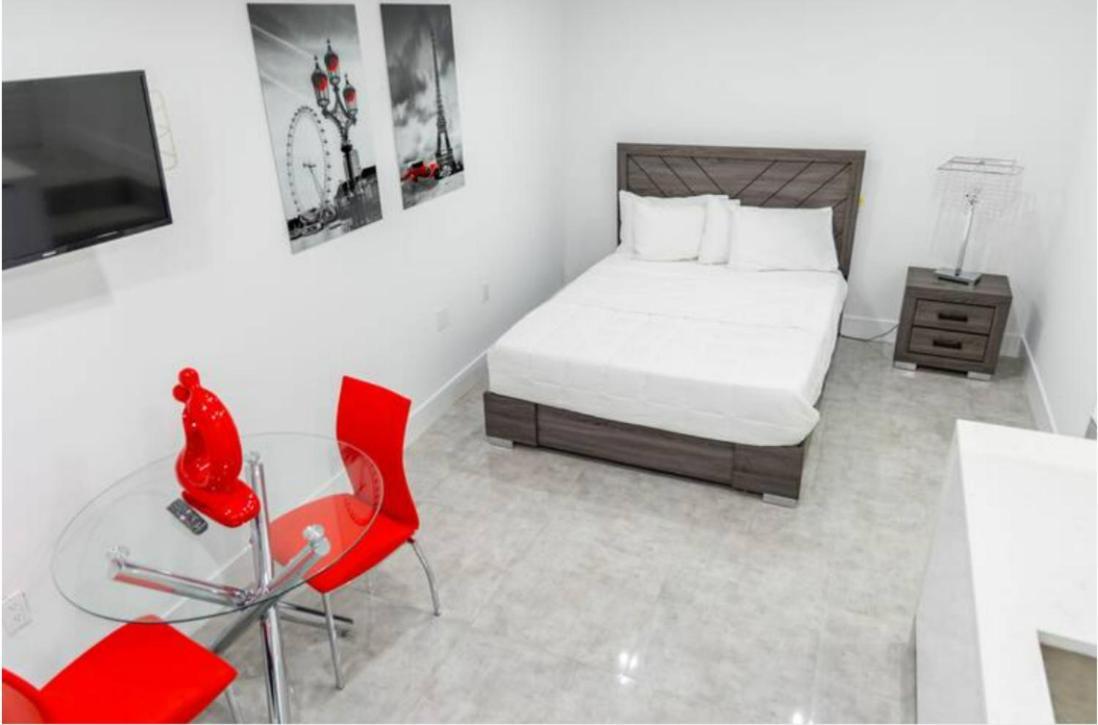 Modern 6 Bedroom With Pool And Bbq In L34 Miami