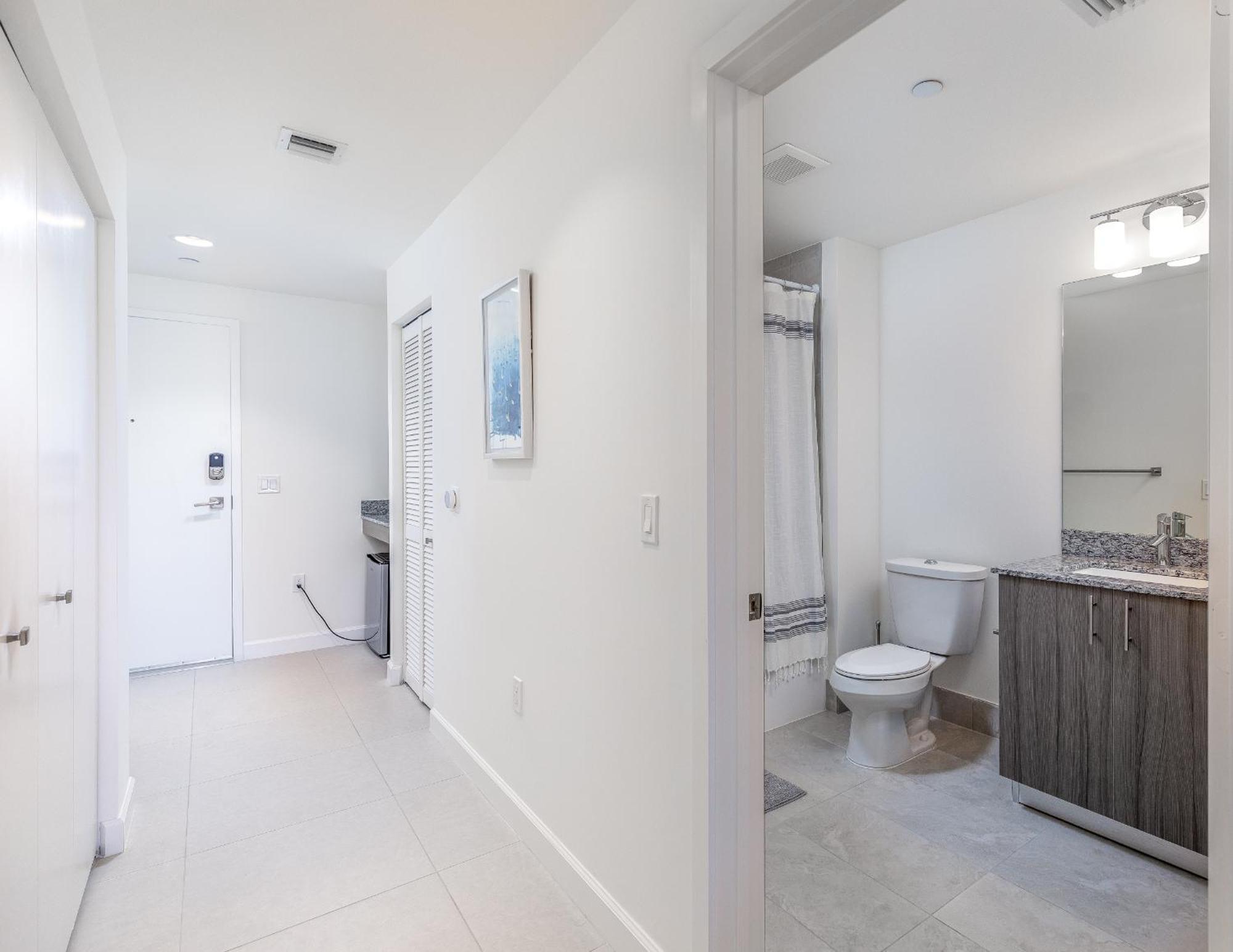 Unique In The Heart Of Downtown Doral