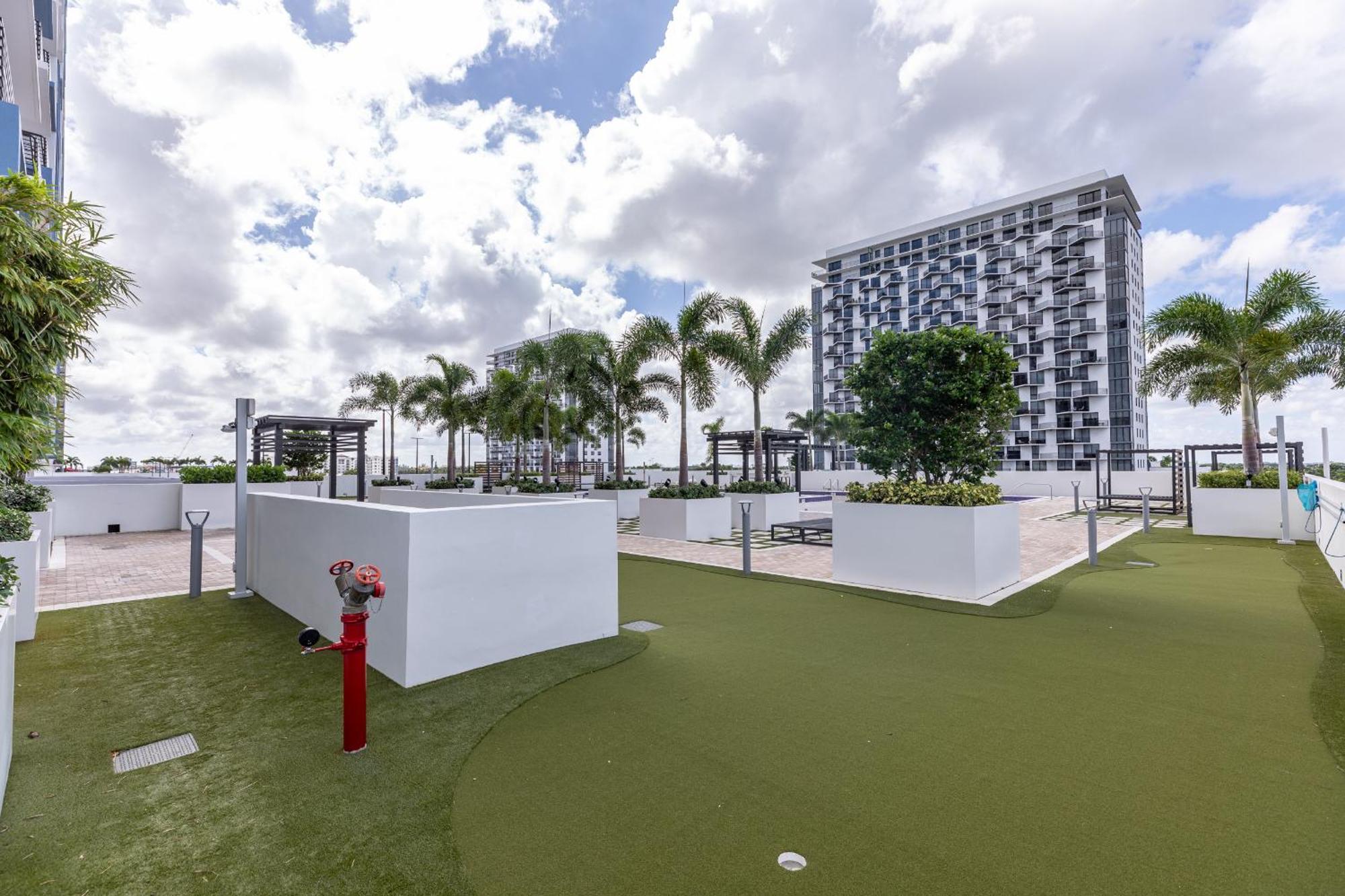 Apartment Unique In The Heart Of Downtown Doral Miami